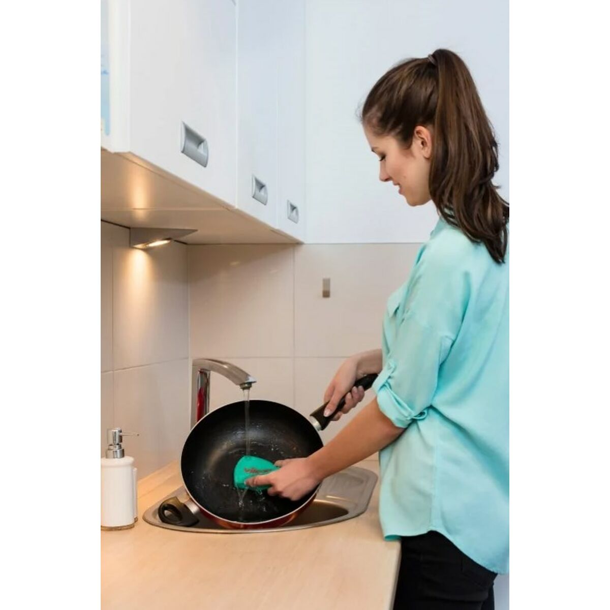 V4H80B17EB12BDA261D773A384C9FC14F50R4058617P7