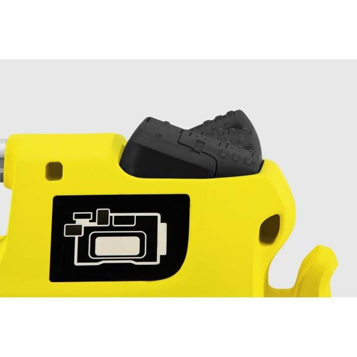 V6HE095736C28DE4063EB3700F0A5B38DB8R4070656P3