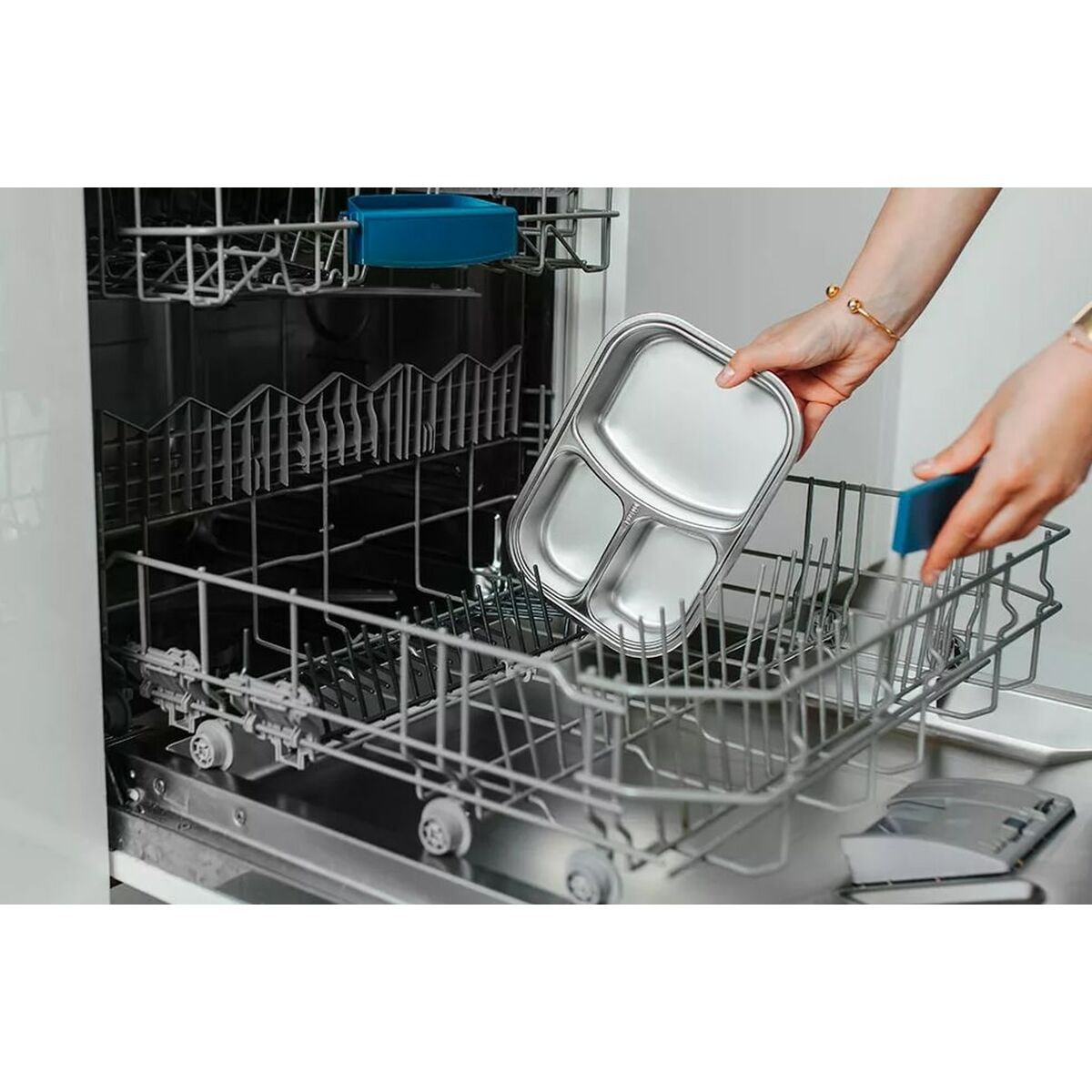 V7H015A58506C77662E3712AE962FB0AB98R6334318P7