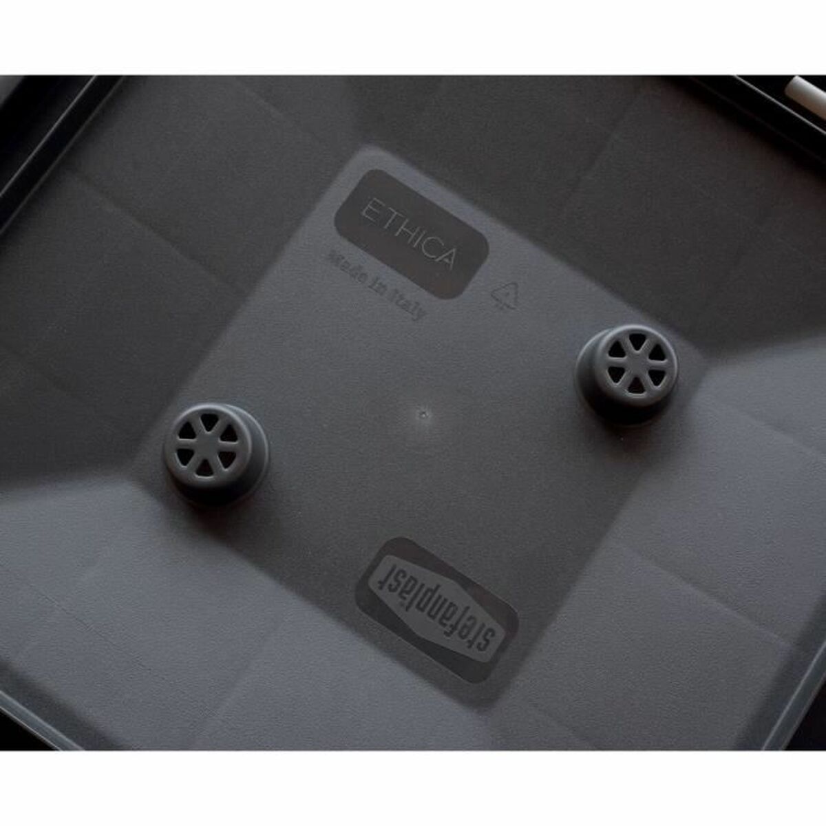 V3HEB6115B9208EC4D33D2161A30695BF6FR5765232P3